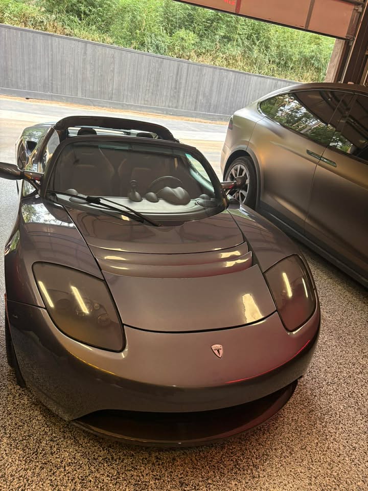 Mobile detailing finish shown in a vertical image